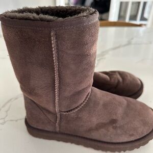 UGG Brown Suede Boots sz 5